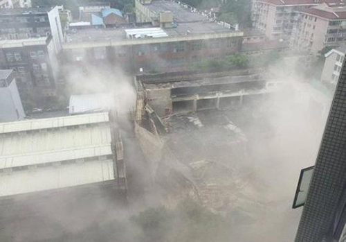 上海長(cháng)寧區改建廠(chǎng)房坍塌--建筑人需注意這些！