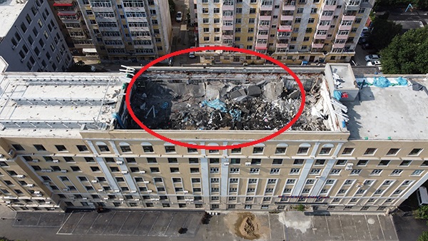 哈爾濱一辦公樓頂層坍塌！已致2死7傷，建筑安全應該如何防范？